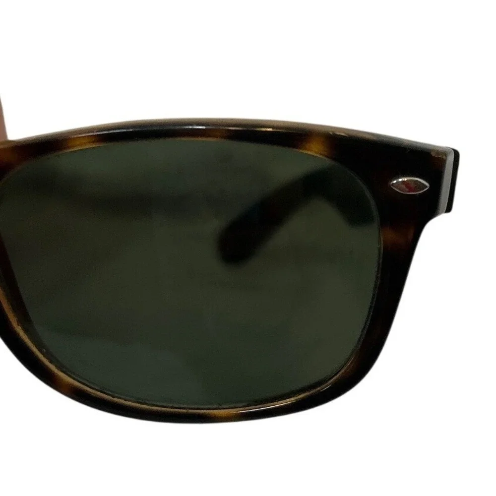 Ray-Ban New Wayfarer RB 2132 902 Tortoise Green G-15 Sunglasses 52mm‎ Italy